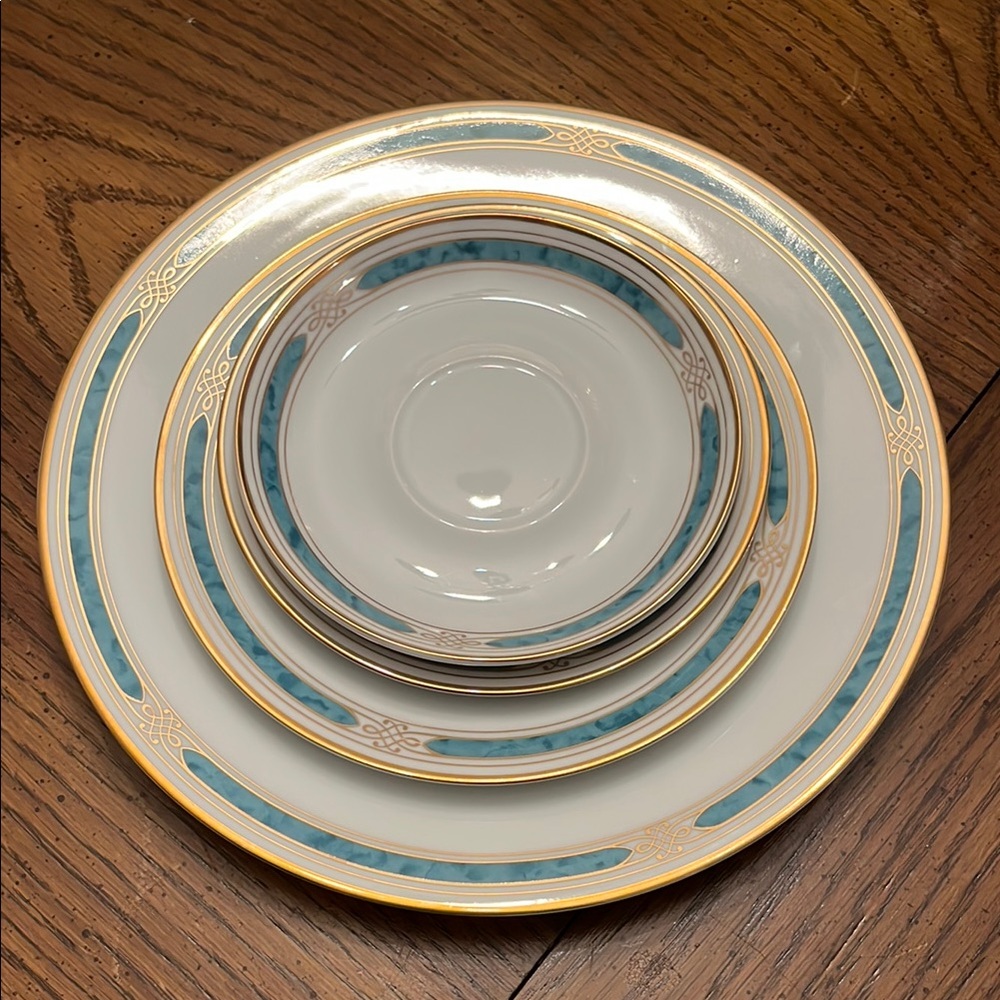 Gorham‎ Regalia 4 Piece Dinnerware Set